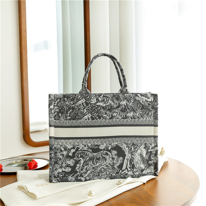 Tote Bag Women's New National Style Jacquard Embroidery Fashion Shoulder Bag Large Capacity Portable Shopping Bag Women's Bag