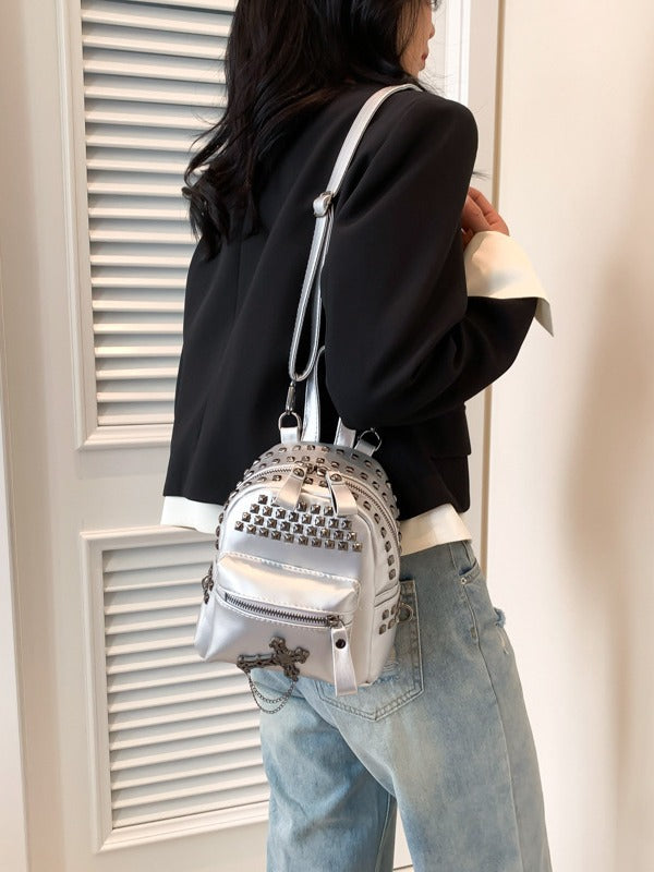 New Fashion All-Match Rivet Backpack Casual Girl Backpack Fashion