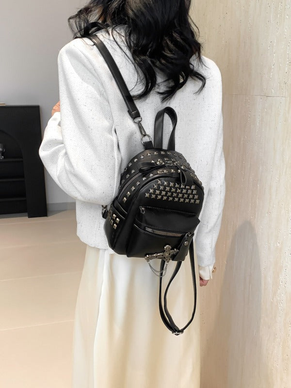 New Fashion All-Match Rivet Backpack Casual Girl Backpack Fashion