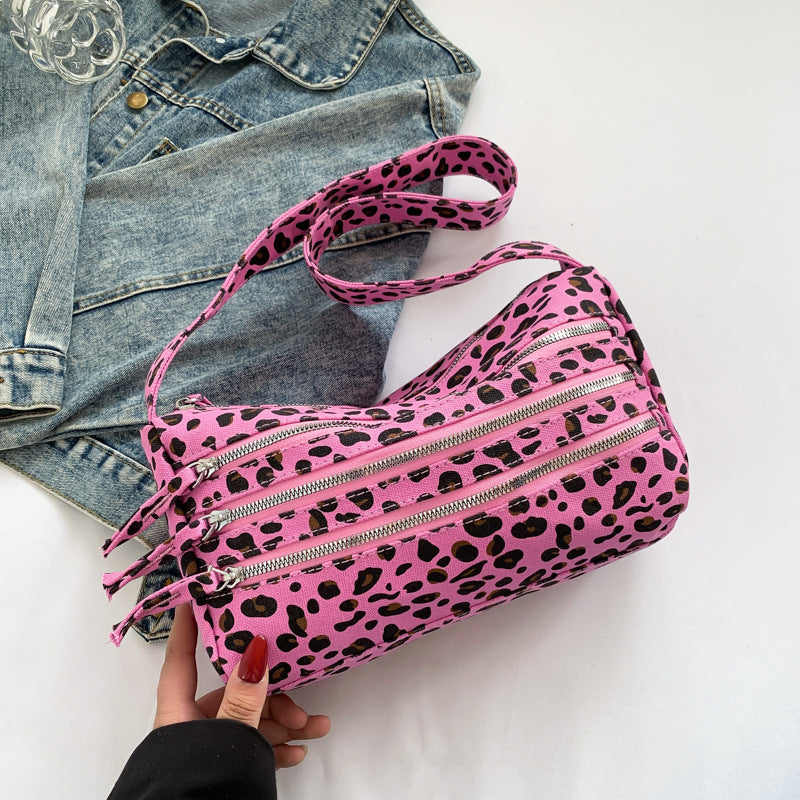 Large Capacity Travel Messenger Bag Trendy Printed Leopard-Print Shoulder Bag Bag Female Lightweight and Large Capacity Fashion Commuter Cloth Bag