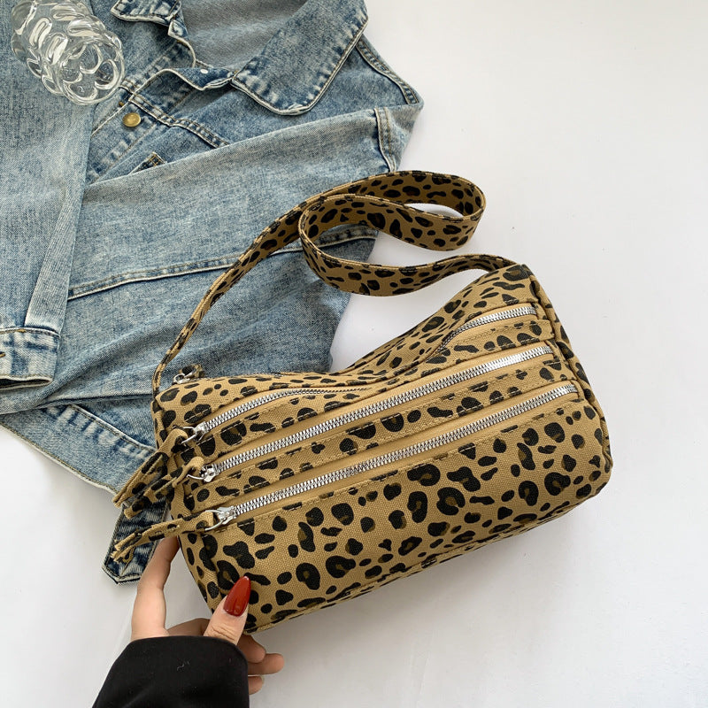 Large Capacity Travel Messenger Bag Trendy Printed Leopard-Print Shoulder Bag Bag Female Lightweight and Large Capacity Fashion Commuter Cloth Bag