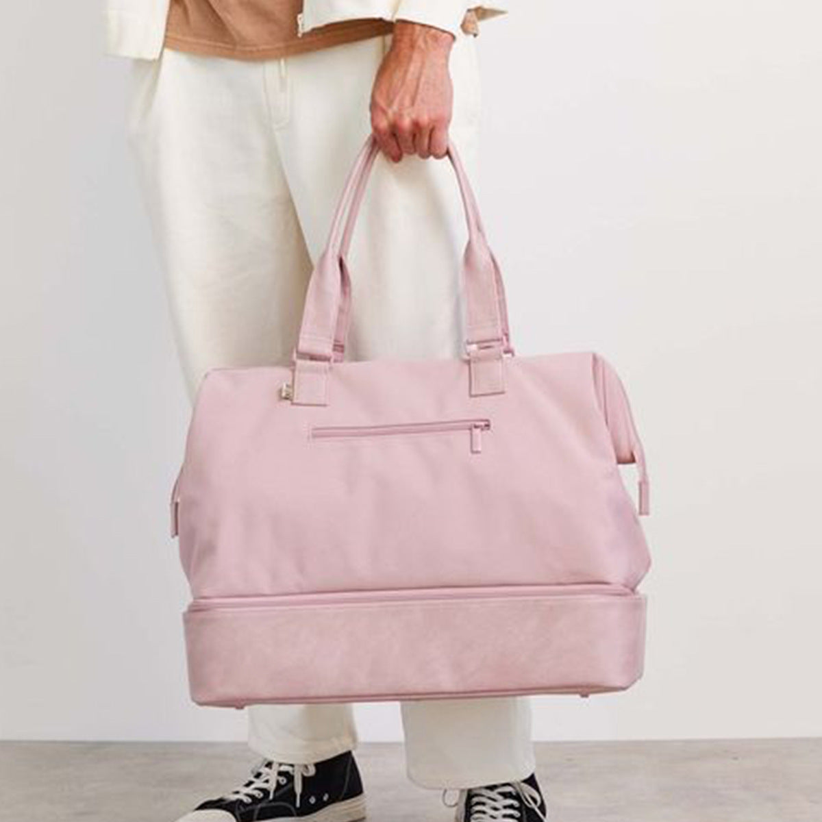 pink women canvas travel bag,custom,model display